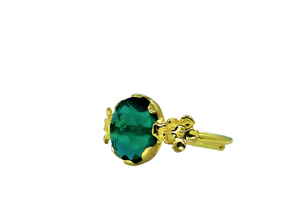 Oval Emerald Stone Ring